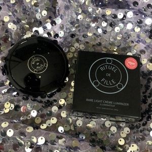 Rituel De Fille Ghost Ghost Light